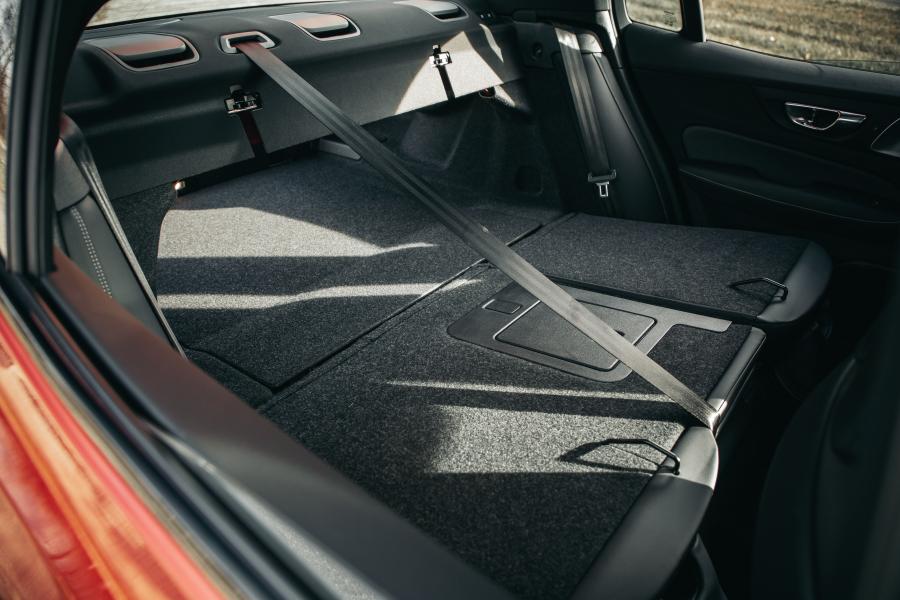 Багажник Volvo S60 T6 R-Design 2018 года  (NA) (фото 22 из 40)